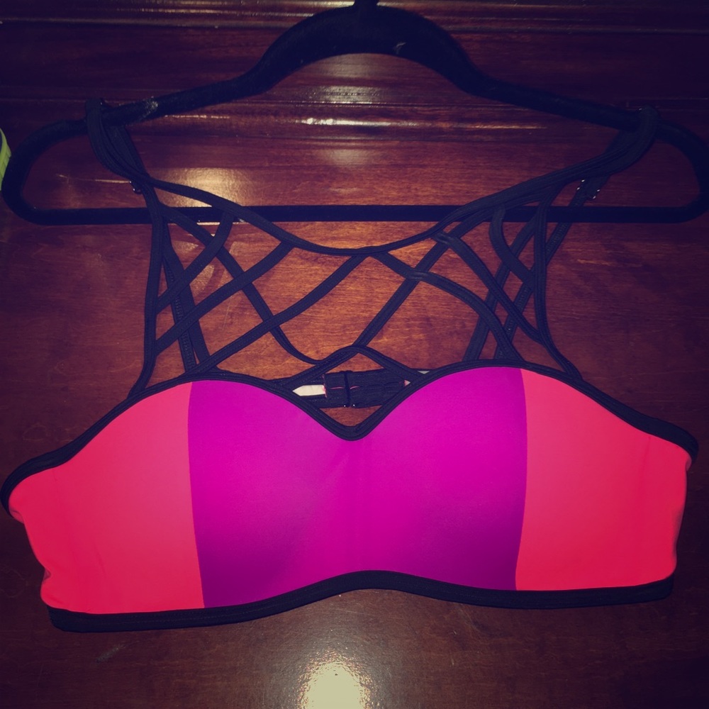 VS PINK Swimsuit top NWOT🌸🌴